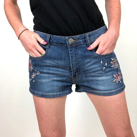 Harper Floral Embroidered Shorts - Picture 1 of 6